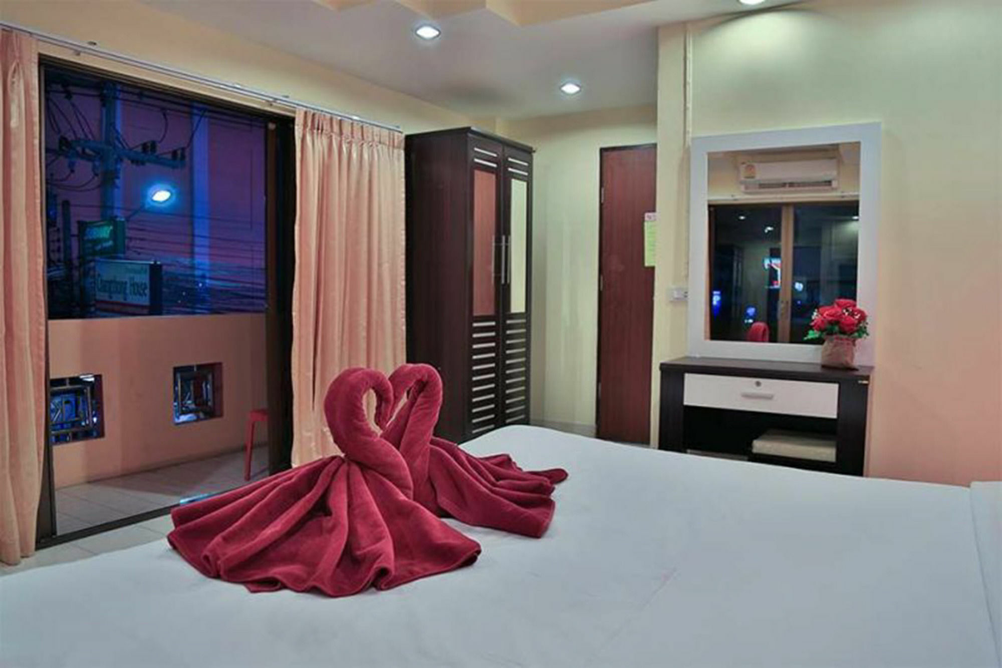 Harrys Bar & Restaurant Hotel Pattaya