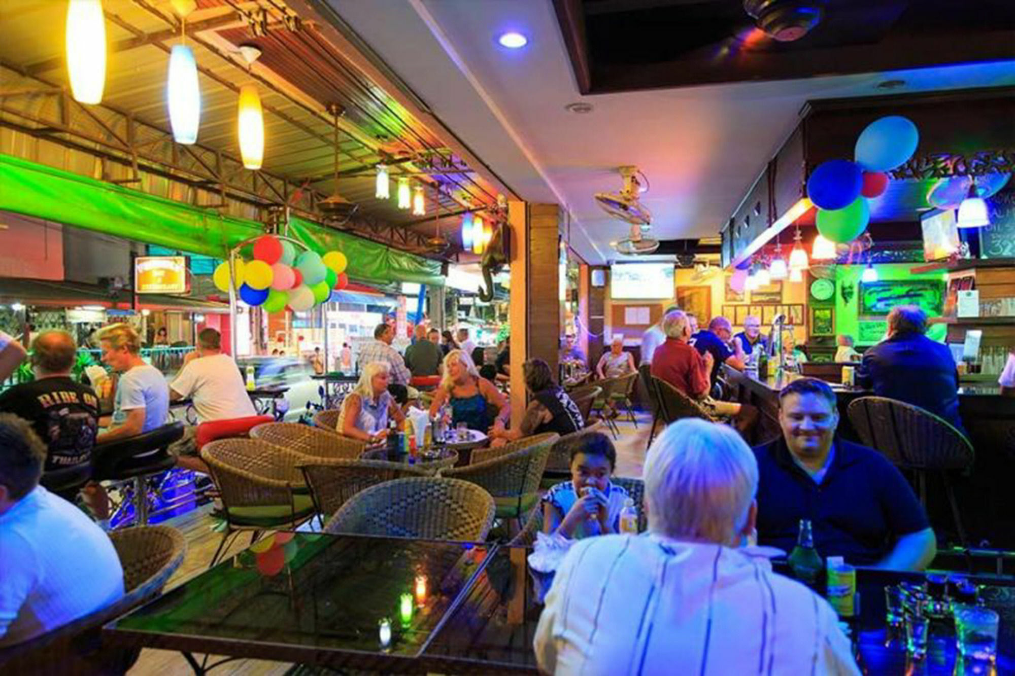 Harrys Bar & Restaurant Hotel Pattaya