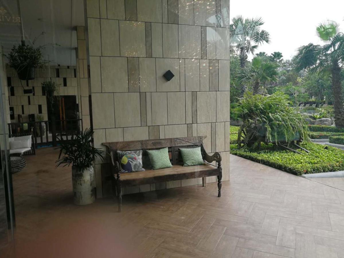 The Riviera Wongamat Hong