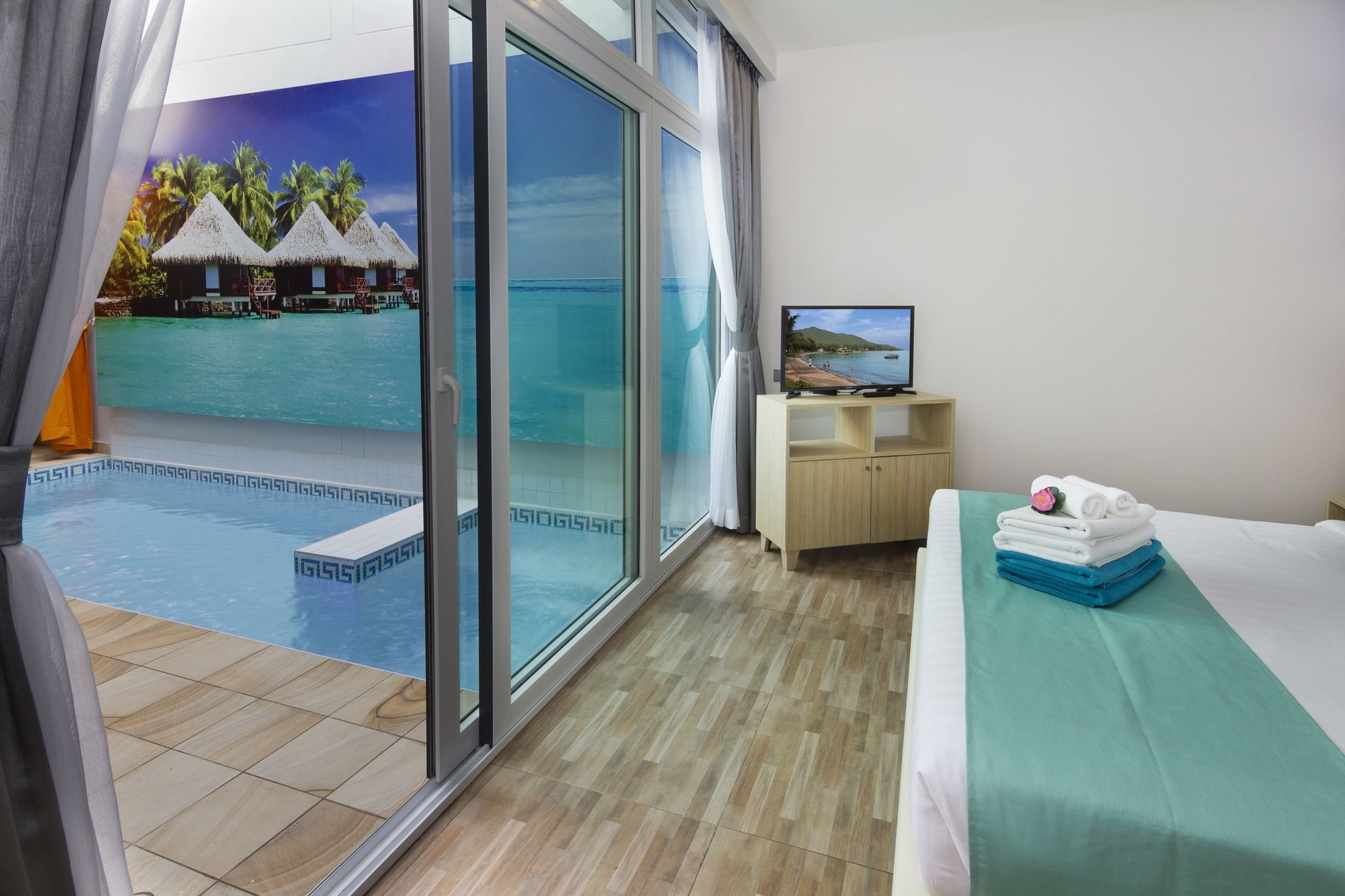 Tropicana Pool * Pattaya