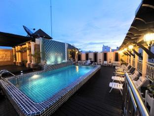 Whitehouse Condotel 3*